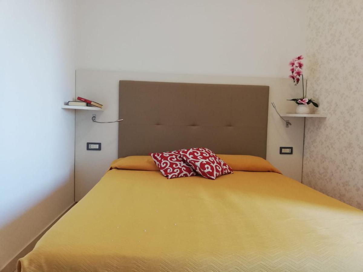Hotel Metropol סוטומרינה מראה חיצוני תמונה