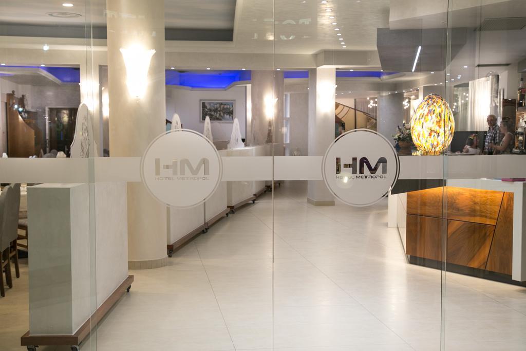 Hotel Metropol סוטומרינה מראה חיצוני תמונה