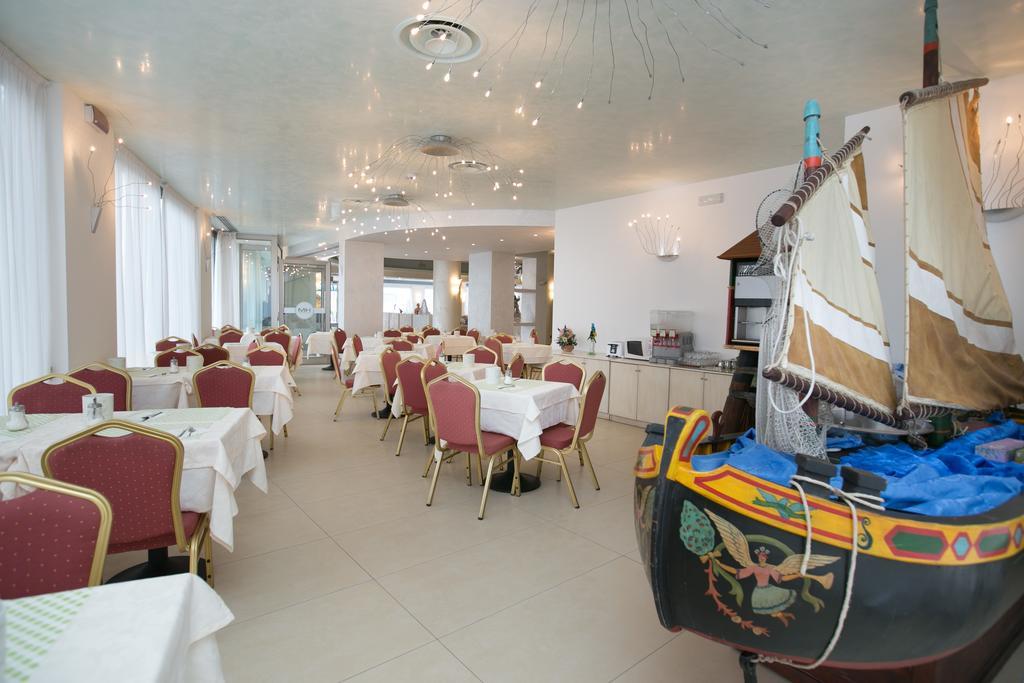 Hotel Metropol סוטומרינה מראה חיצוני תמונה