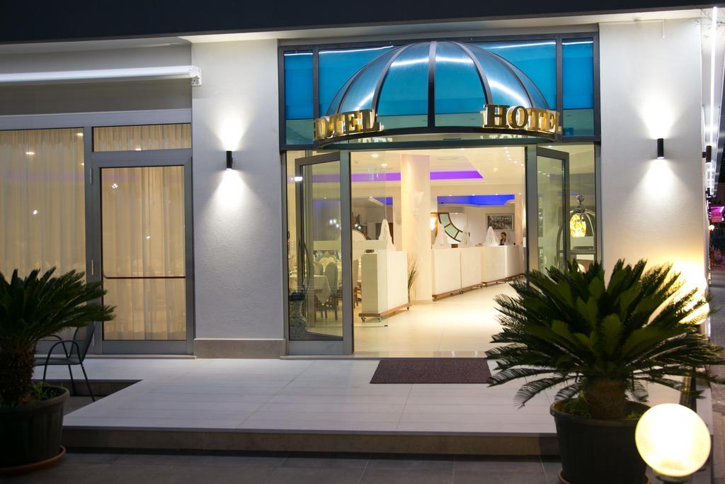Hotel Metropol סוטומרינה מראה חיצוני תמונה