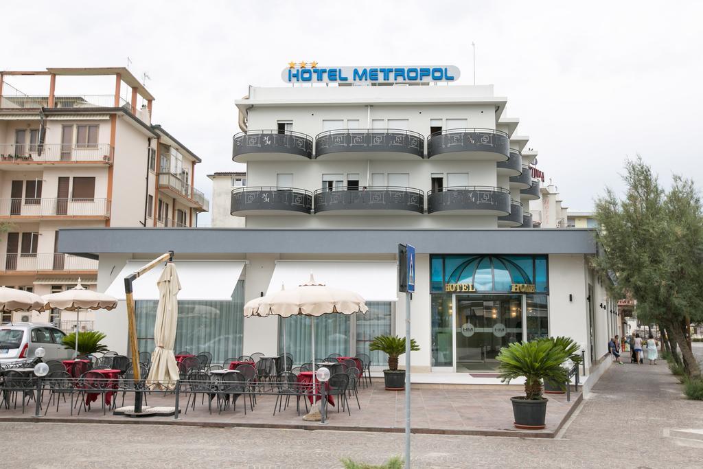 Hotel Metropol סוטומרינה מראה חיצוני תמונה