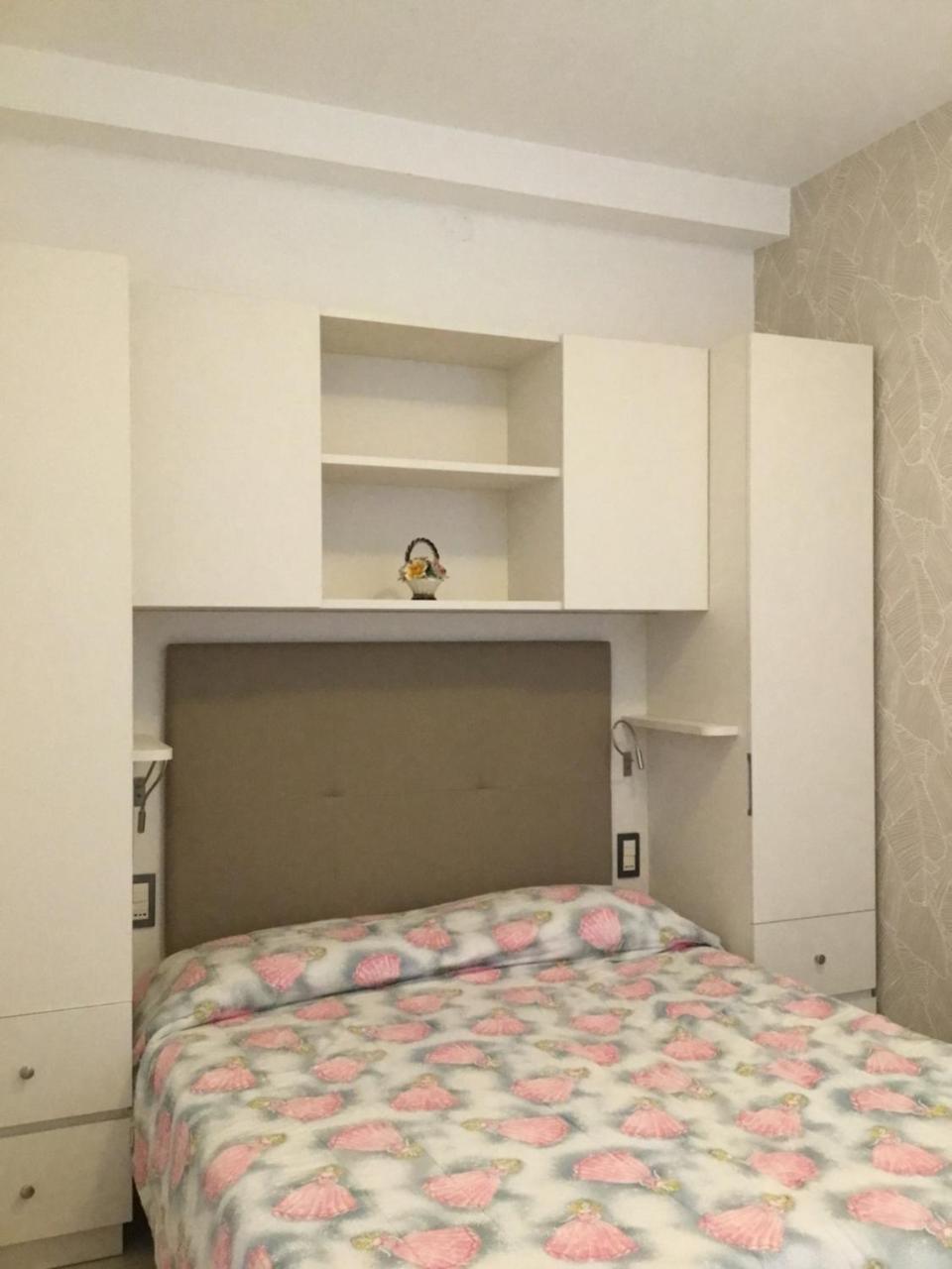 Hotel Metropol סוטומרינה מראה חיצוני תמונה