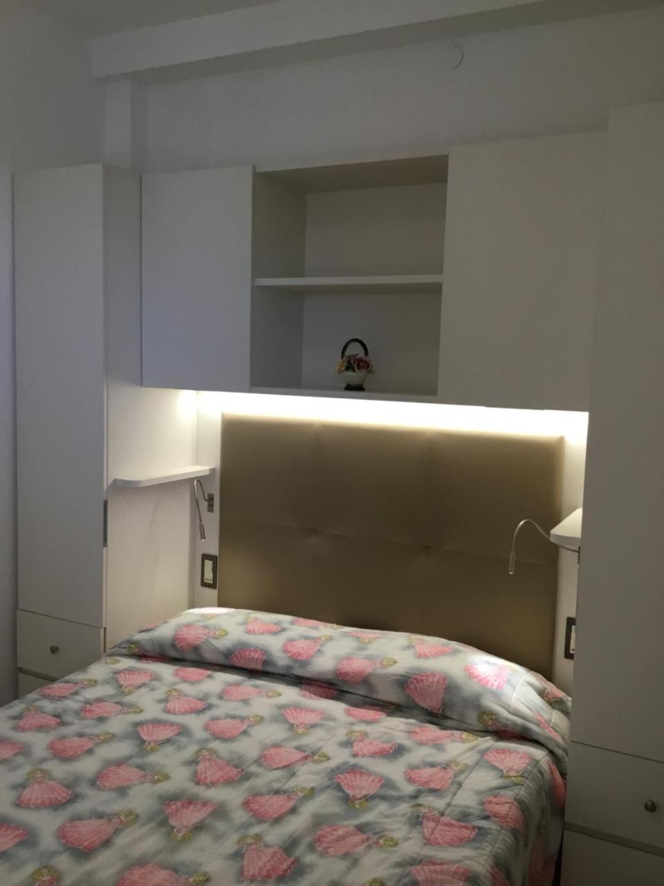 Hotel Metropol סוטומרינה מראה חיצוני תמונה